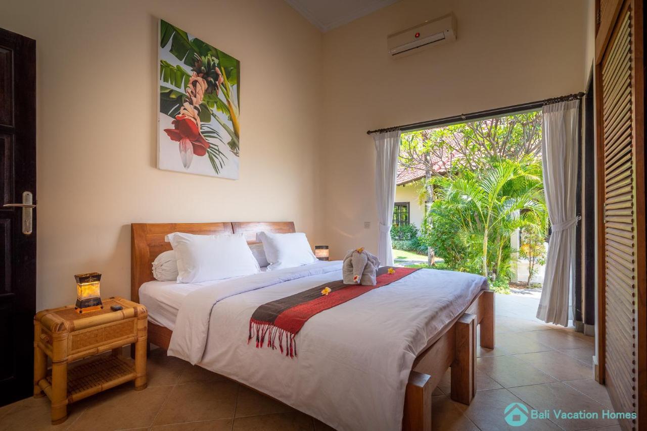Villa Namaste - Beachfront At Lovina 10P, Pool, Bbq Banjar  Exterior photo