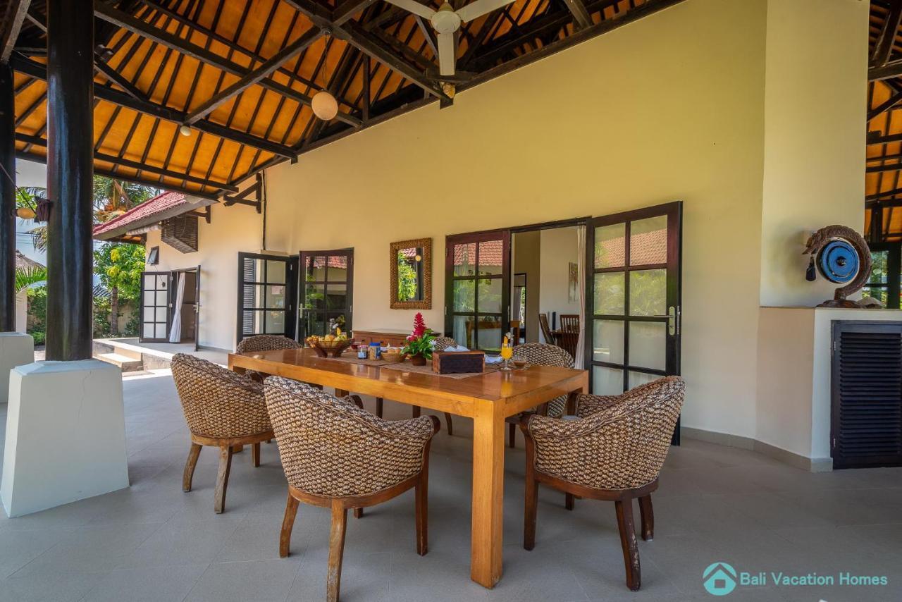Villa Namaste - Beachfront At Lovina 10P, Pool, Bbq Banjar  Exterior photo